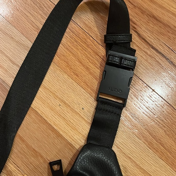 Black Leather Fanny Bag Shoulder Satchel - Picture 5 of 12